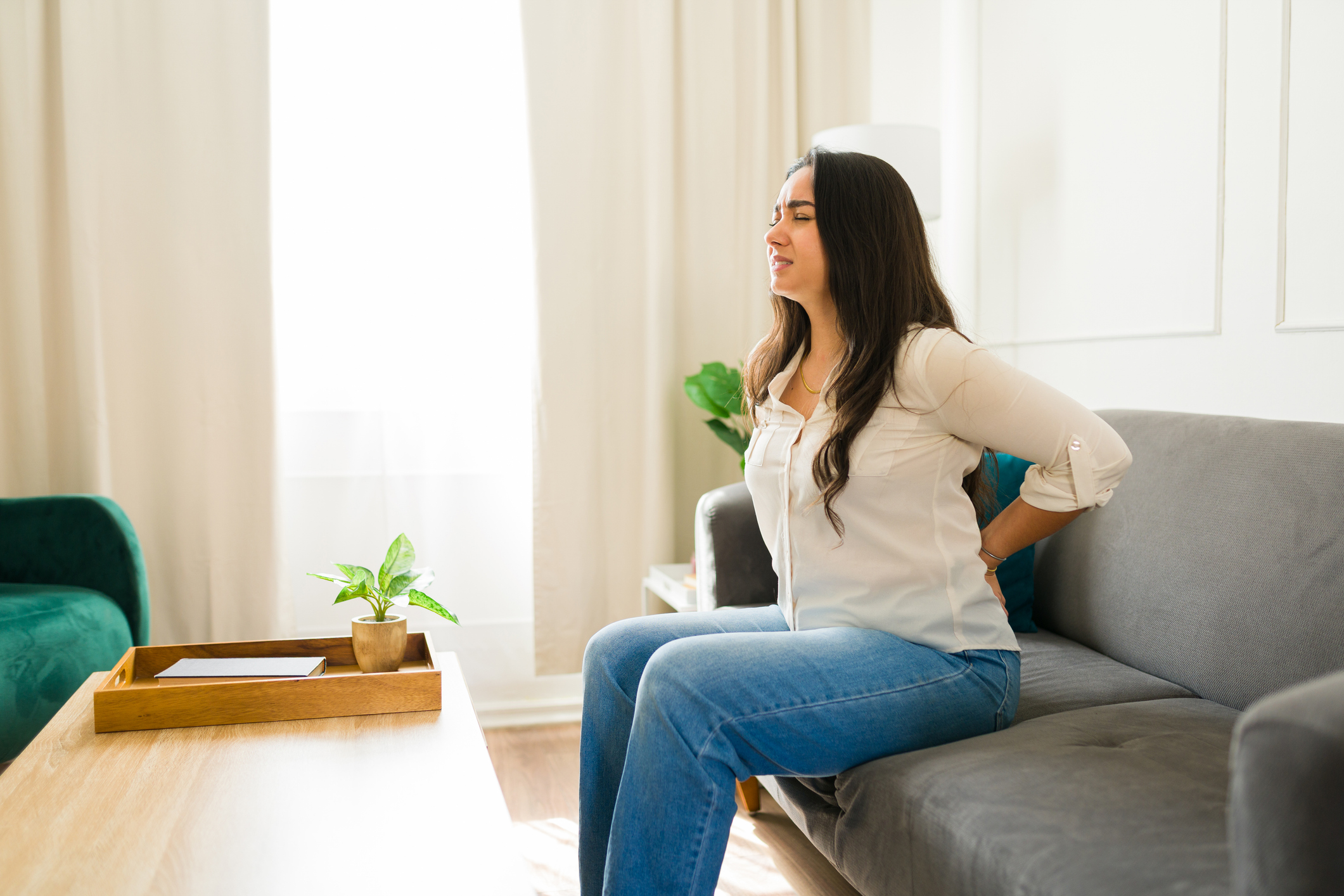 Az időjárás változásai és a frontok kellemetlen tüneteket és panaszokat okozhatnak egyeseknél. Ilyen például a migrén vagy a derékfájdalom.