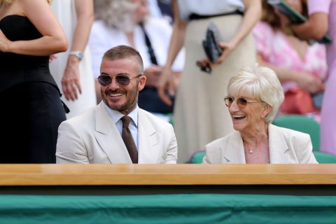 David Beckham édesanyja stílus