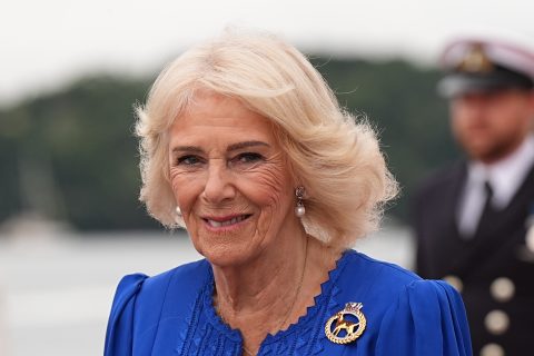Kamilla királyné mosolyog