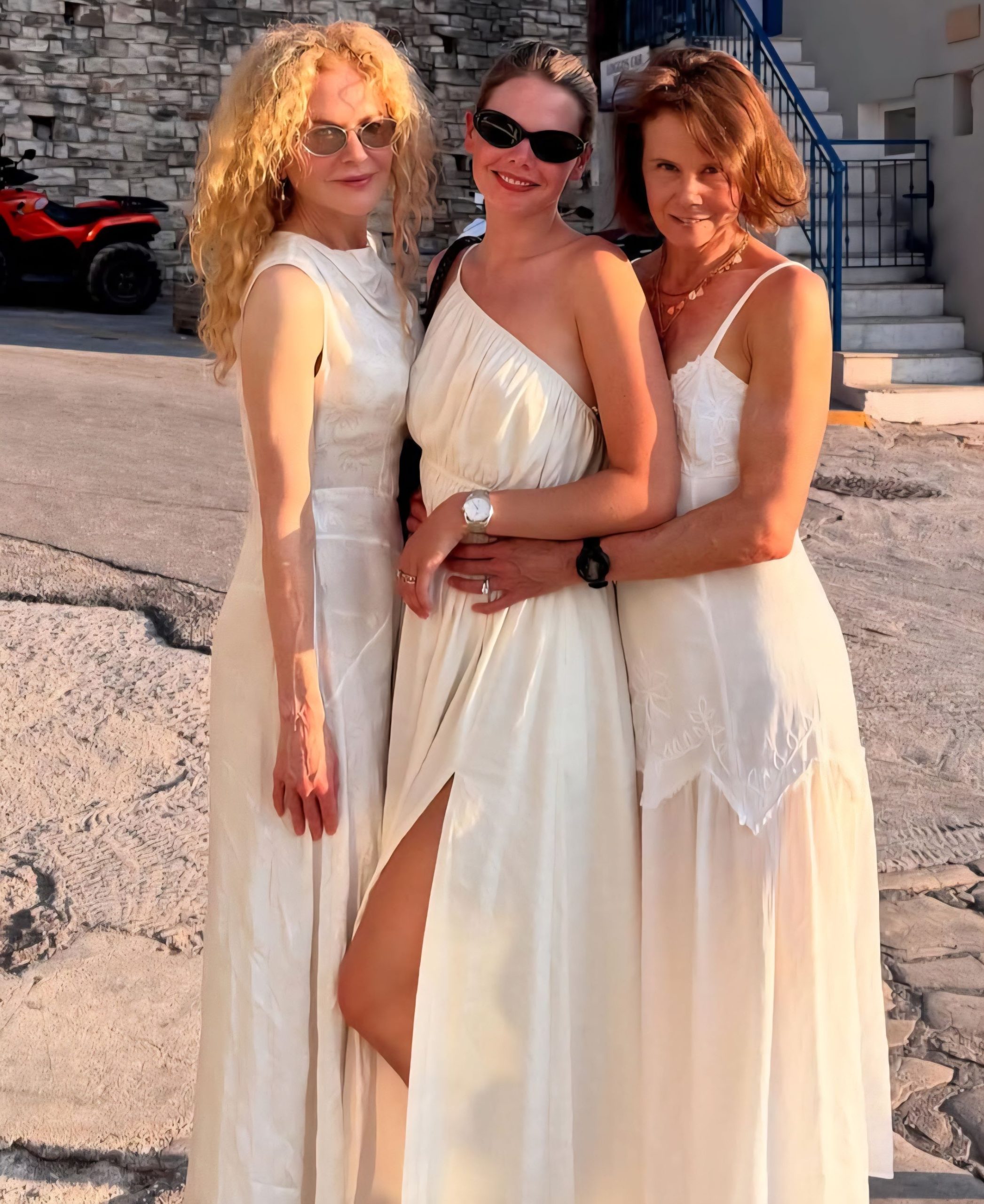 Ritkán látni Nicole Kidman természetes, göndör tincseit, de most kivételt tett