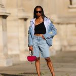 Modell farmer rövidnadrágban