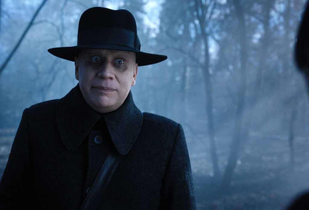 Fred Armisan a Wednesday-ben Fester Addams karakterében