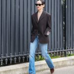 Modell őszi bokacsizmában