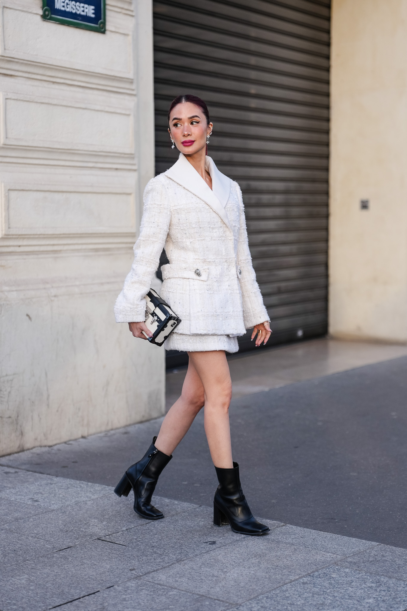 Modell őszi bokacsizmában