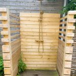 félig takart zuhany