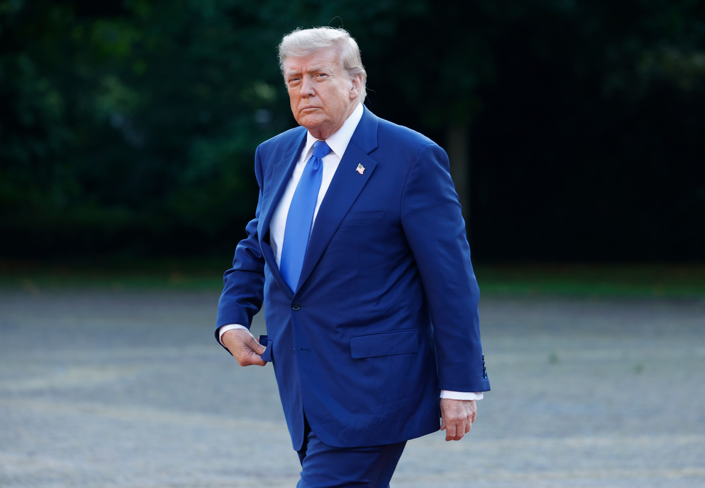 Donald Trump megérkezik a holland király és királynő által rendezett vacsorára a 2025-ös NATO-csúcstalálkozó alatt