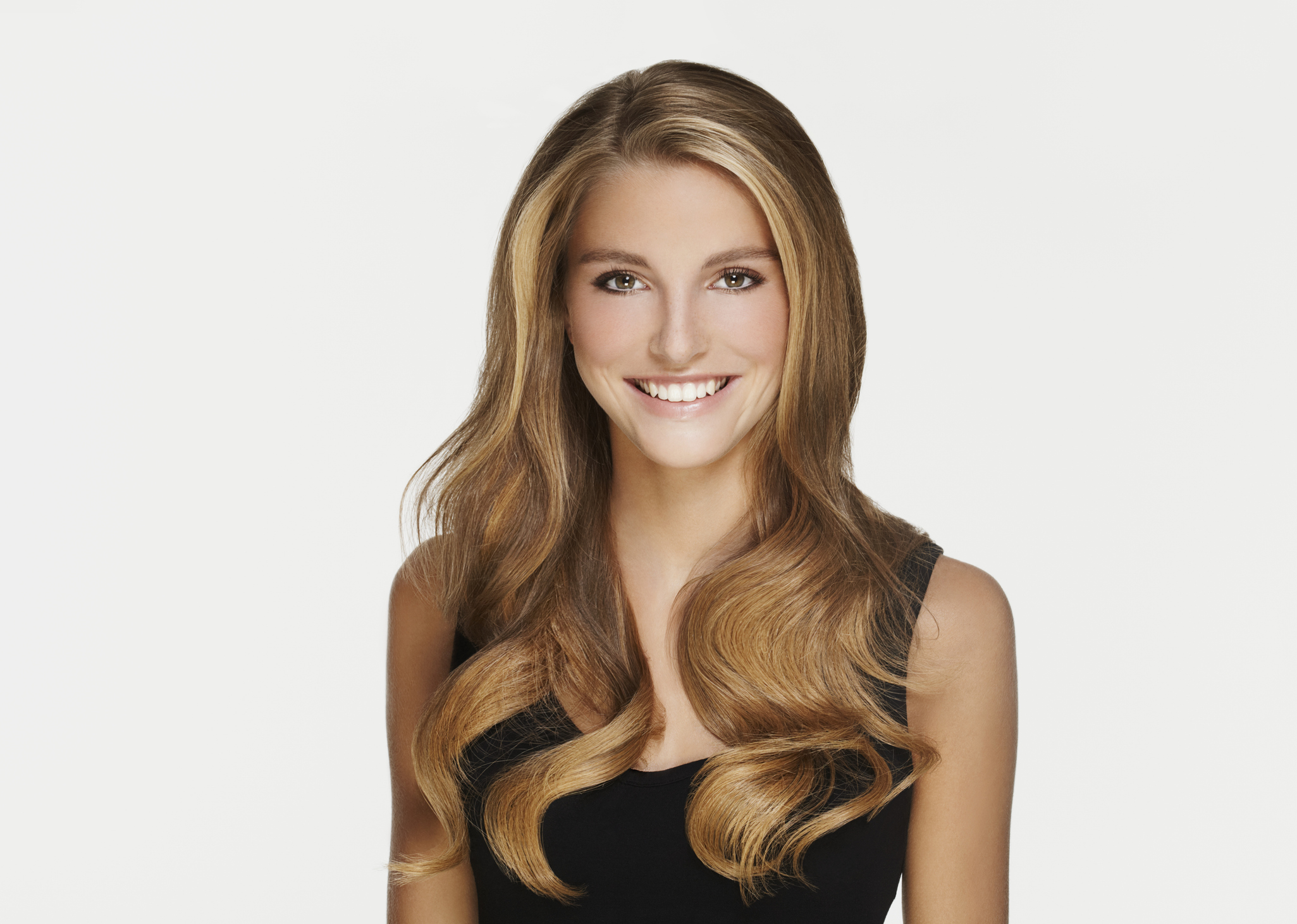 Fiatal nő melírozott hajjal