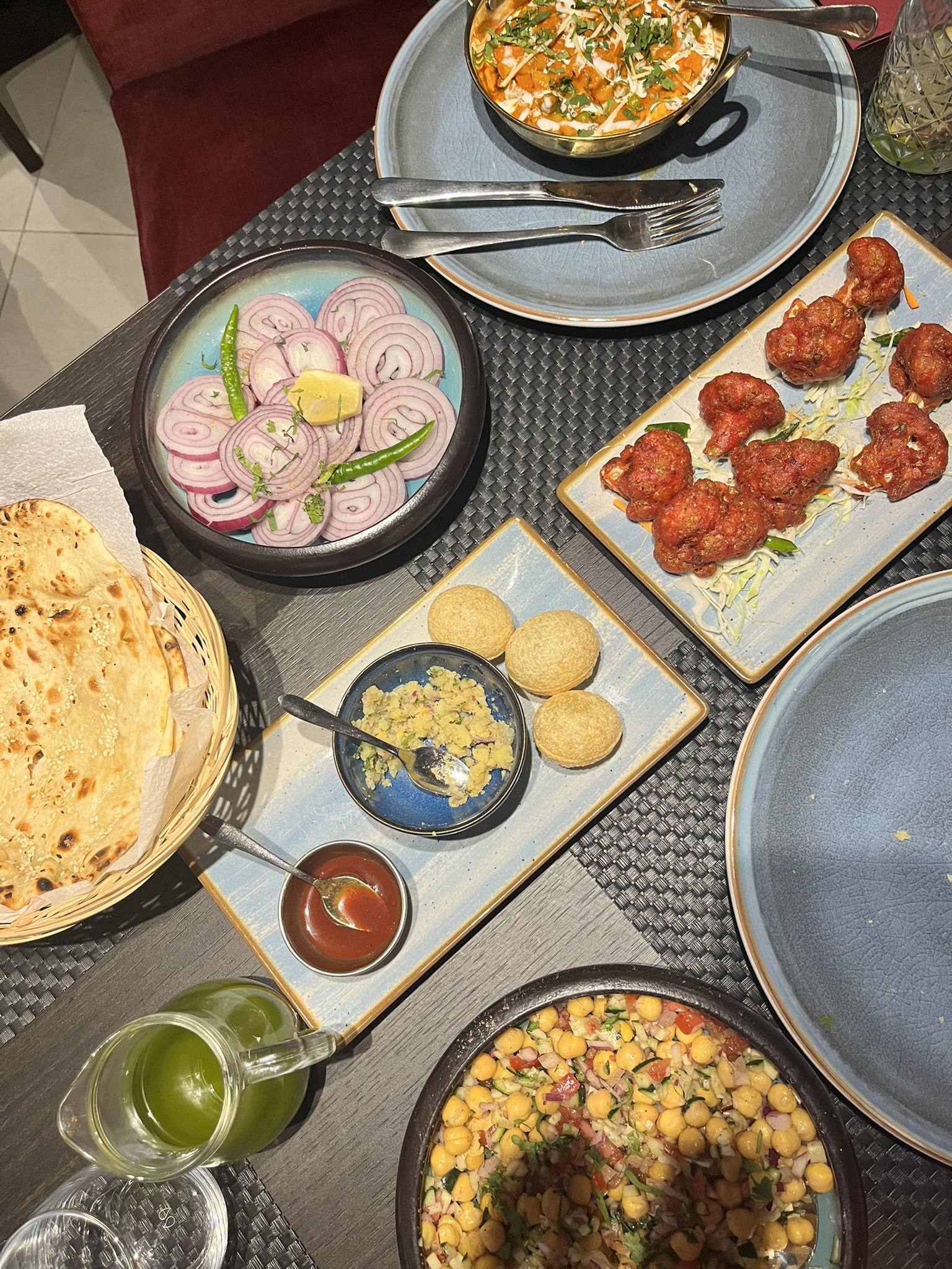 Ételek a Hitchki étteremben