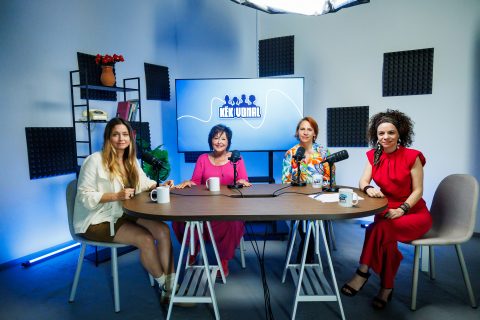 Kékvonal podcast Wossala Rozina és Kánya Kata