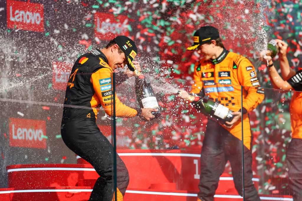 Pezsgőlocsolás a 2025-ös Forma 1-es Magyar nagydíjon