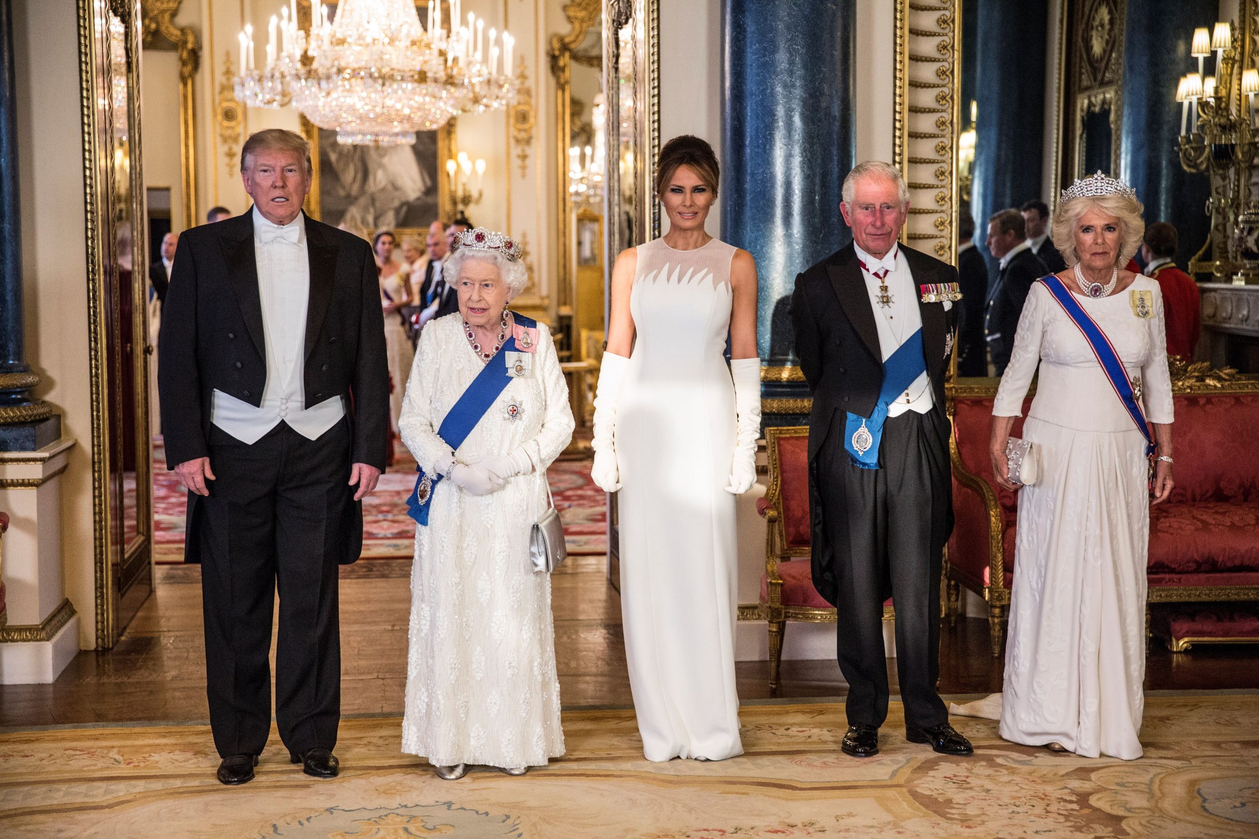 Donald Trump Erzsébet királynő Melania Trump Károly és Kamilla 2019-ben a Buckingham Palotában | Marie Claire Donald Trump Erzsébet királynő Melania Trump Károly és Kamilla 2019-ben a Buckingham Palotában
