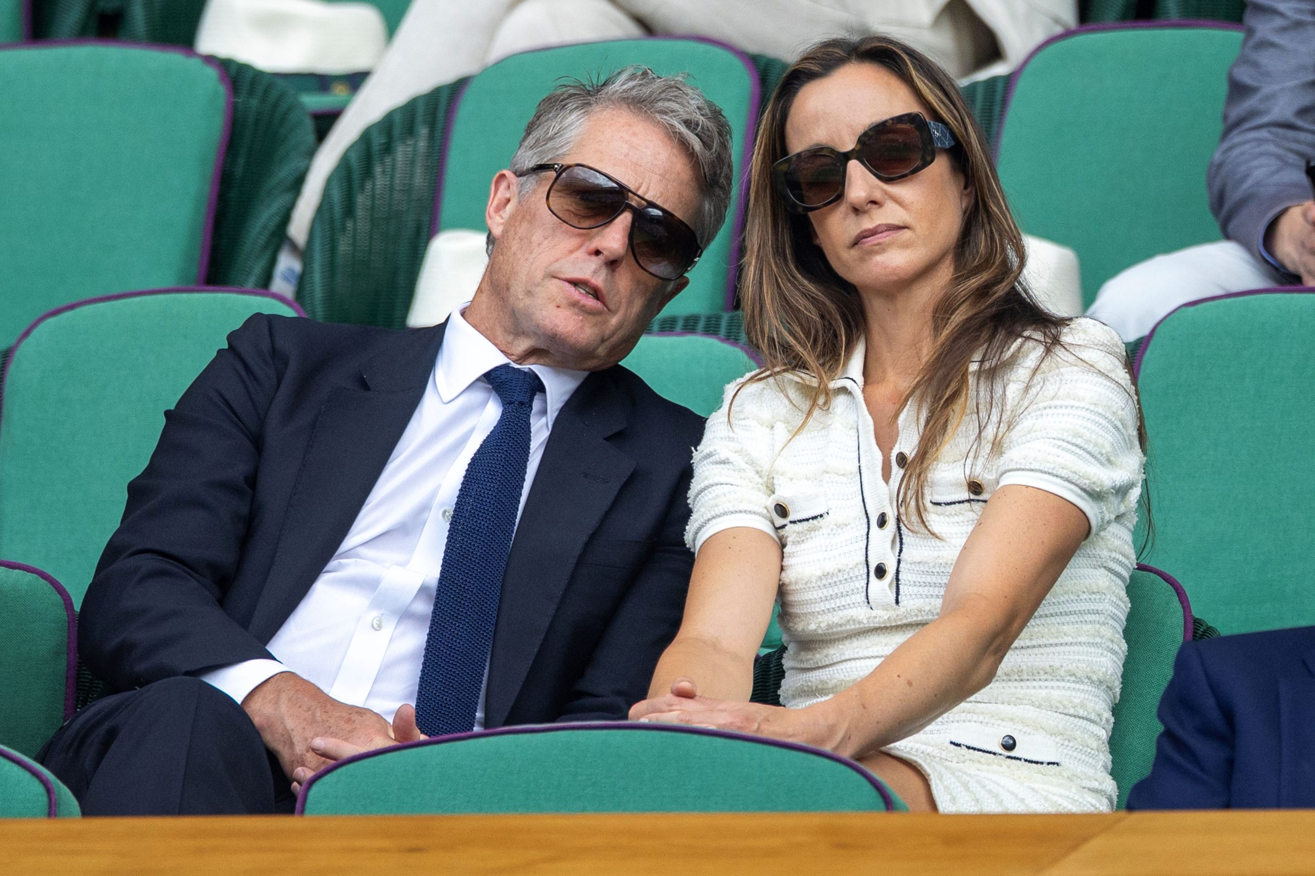 Hugh Grant és Anna Eberstein