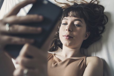 Fiatal lány szelfizik