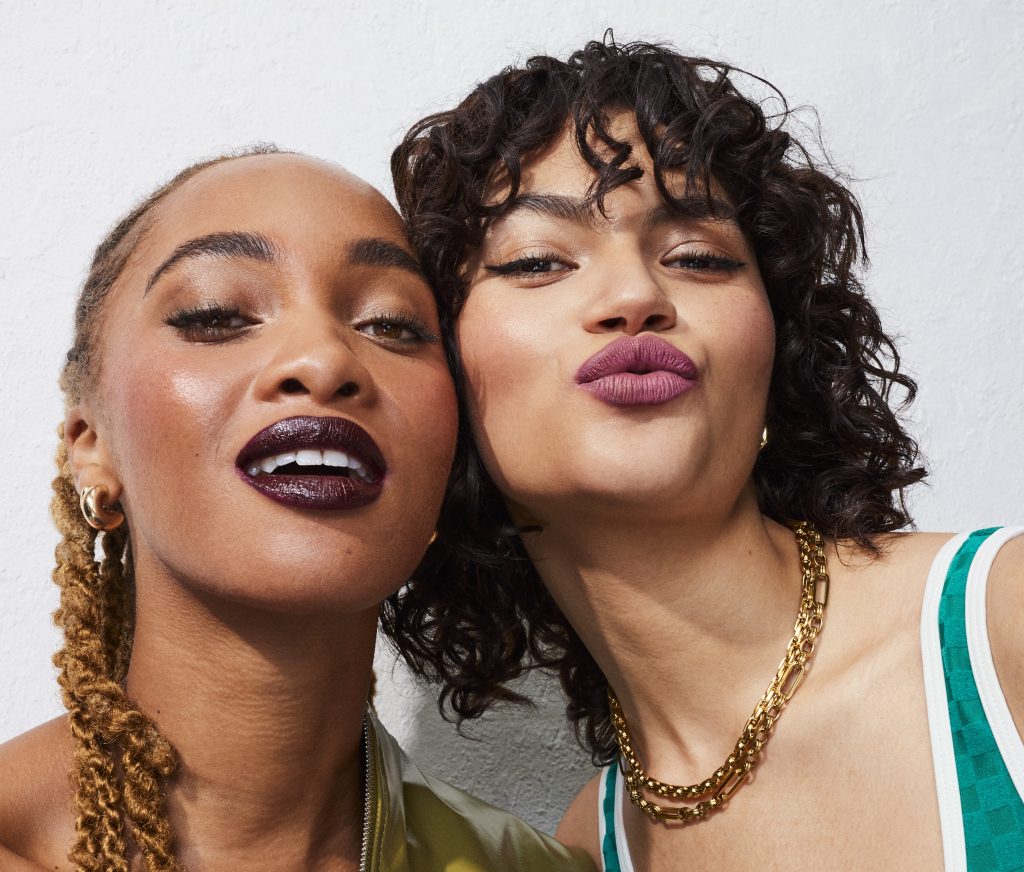 lányok glam grunge sminkben