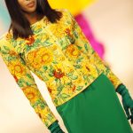 Naomi Campbell hímzett blézerben