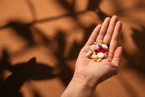 Egy marék vitamin egy kézben