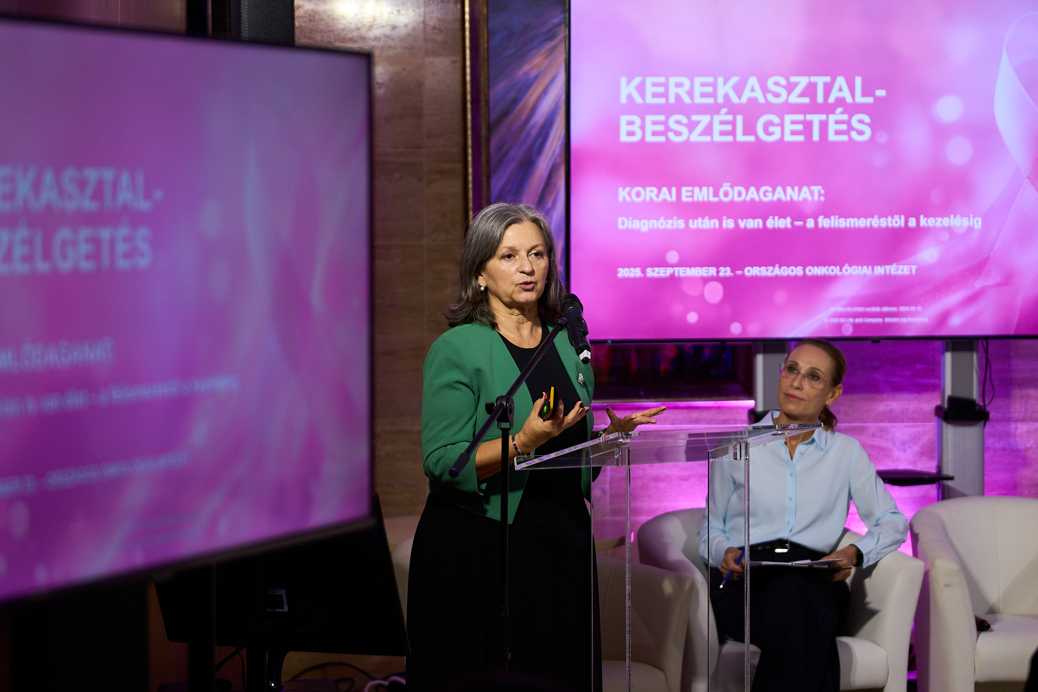 Prof. Dr. Dank Magdolna.