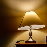 Égve hagyott lámpa