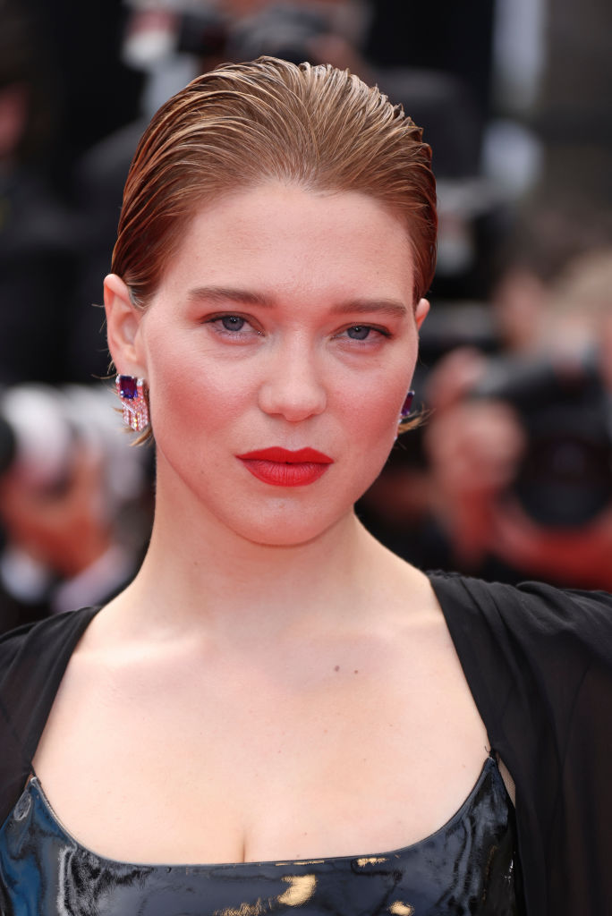Léa Seydoux hatrafesült, vizes hatású hajjal