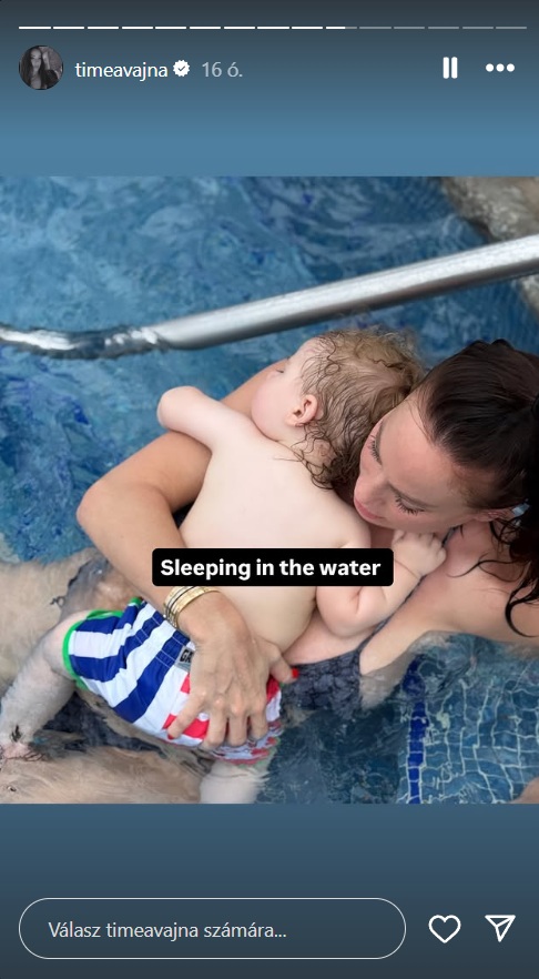 Vajna Tímea és kisfia