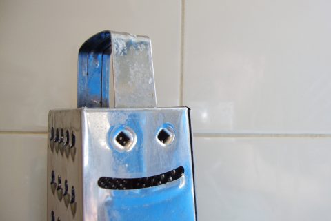 Sajtreszelő felső része, fogója