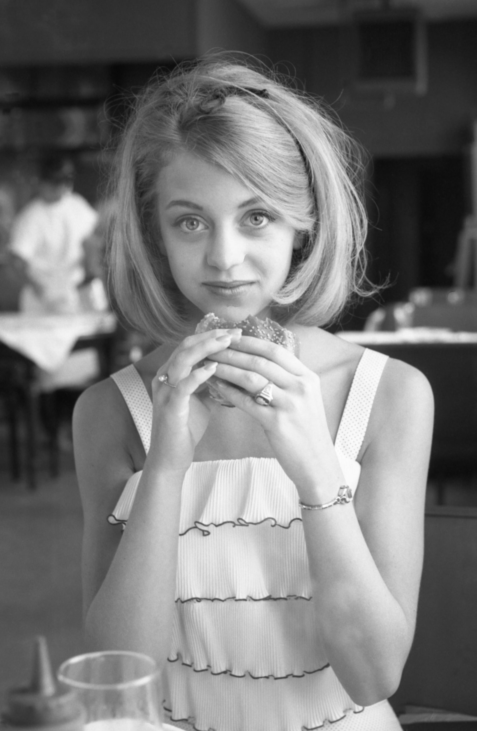 Goldie Hawn 1964-ben