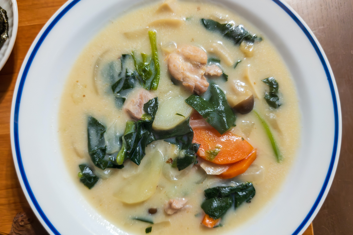 zöldséges ragu spenóttal