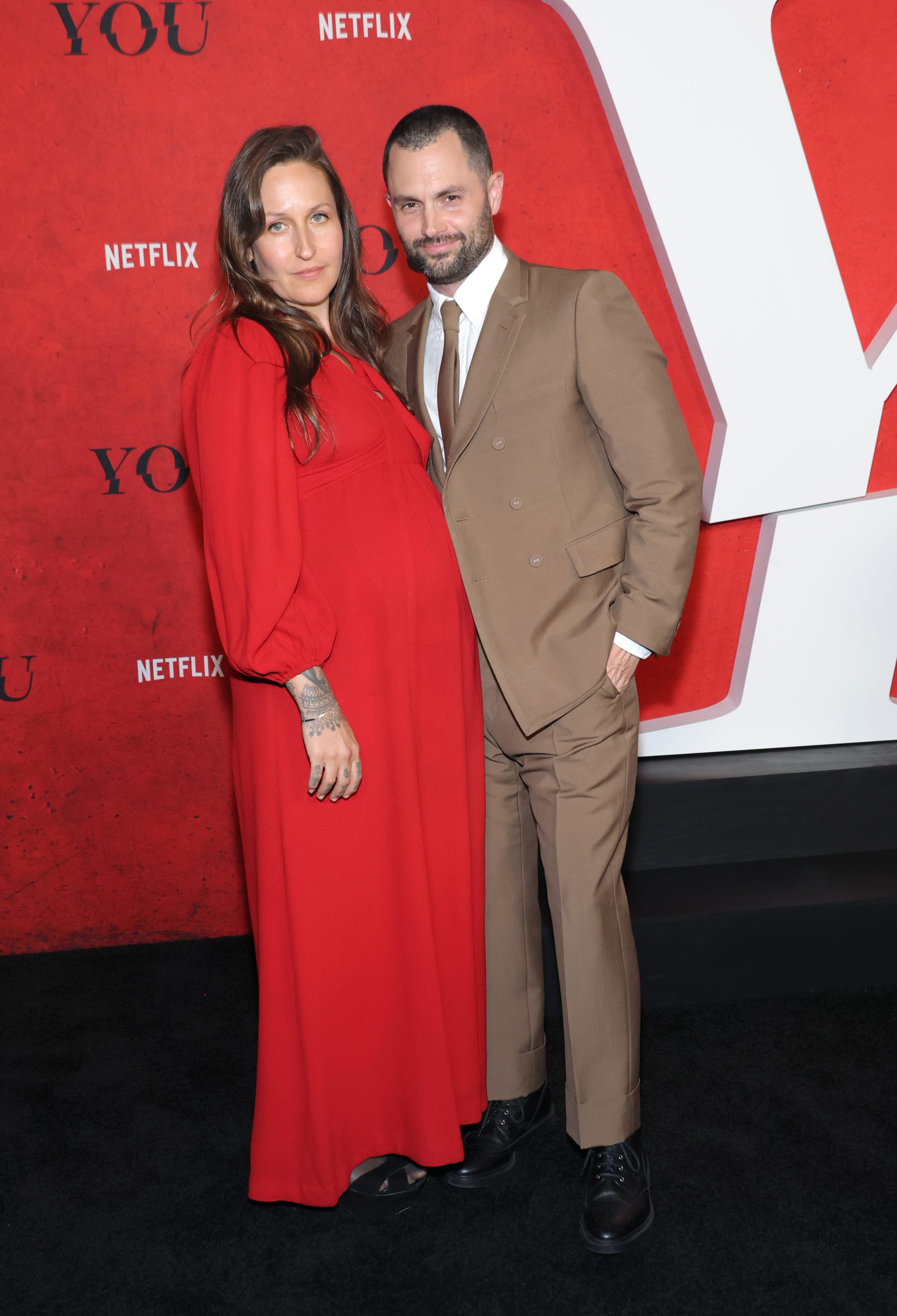 Penn Badgley és terhes felesége, Domino Kirke