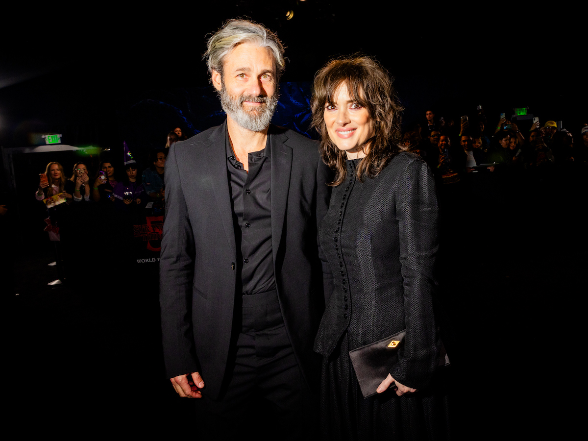 Scott Mackinlay Hahn és Winona Ryder a Stranger Things 5. évadának premierjén Hollywoodban.