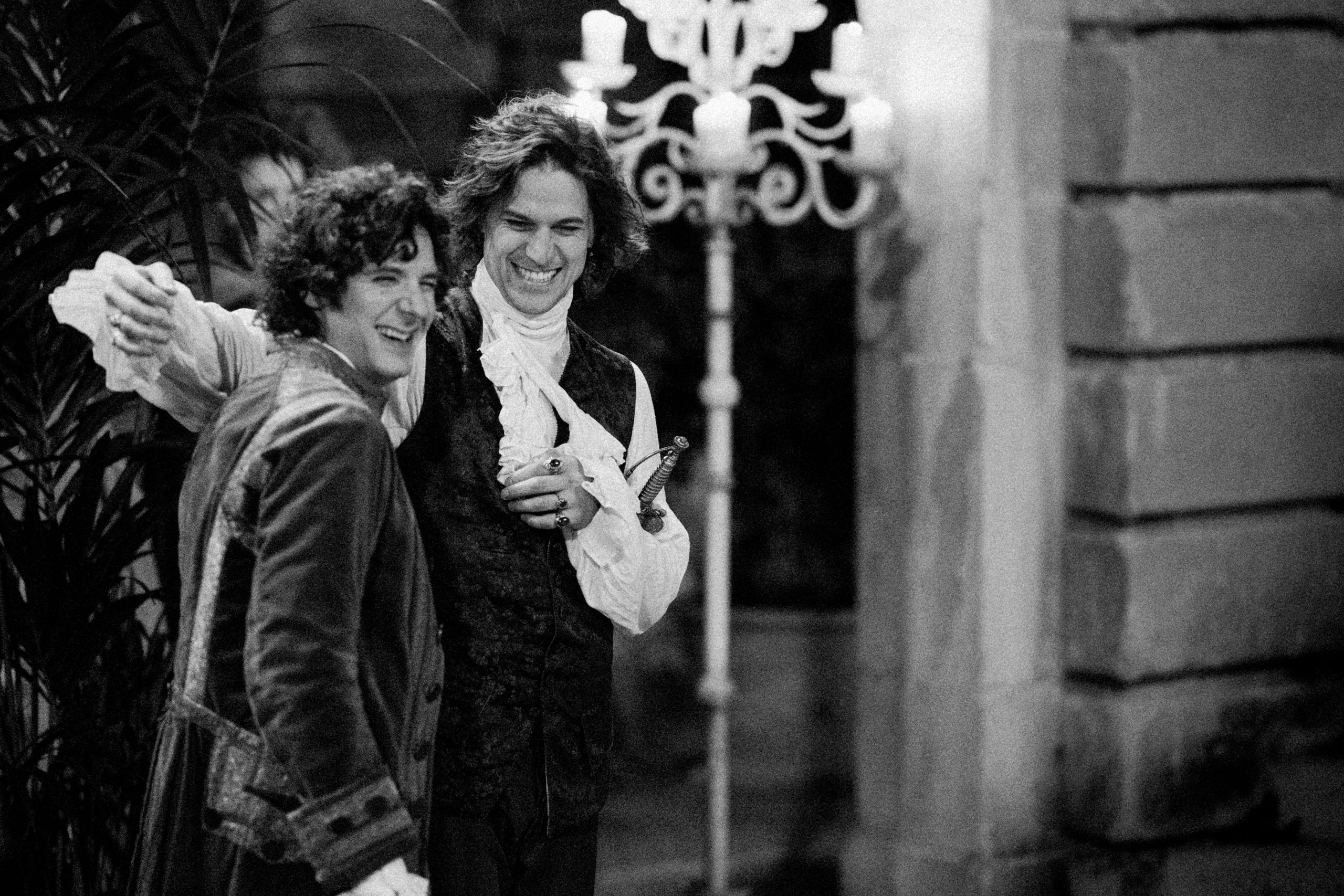 Lucas Bravo és Vincent Lacoste