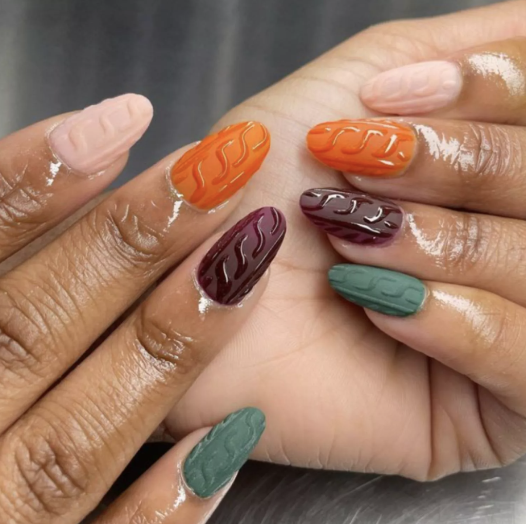 pulcsi mintás köröm