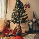 3. Családi hagyománnyá válhatnak: Az az egyik legjobb dolog az élő karácsonyfában, hogy együtt nézheted a családdal, ahogy növekszik. Nagyszerű a családi fotókhoz és egy újabb családi hagyomány teremtésére ad lehetőséget. Akár bent tartod, akár kint hagyod, rengeteg örömöt fog adni.