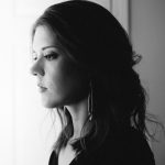 1. Felhalmozott fájdalom: Ahogy a nők idősebbek lesznek, egyre nehezebben bocsátanak meg másoknak. Ez az évek során felhalmozódott fájdalomnak tudható be, ami miatt még jobban meg akarják védeni magukat a fájdalomtól.