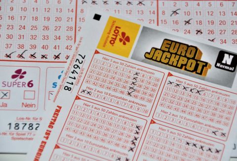 Kitöltött lottószelvények