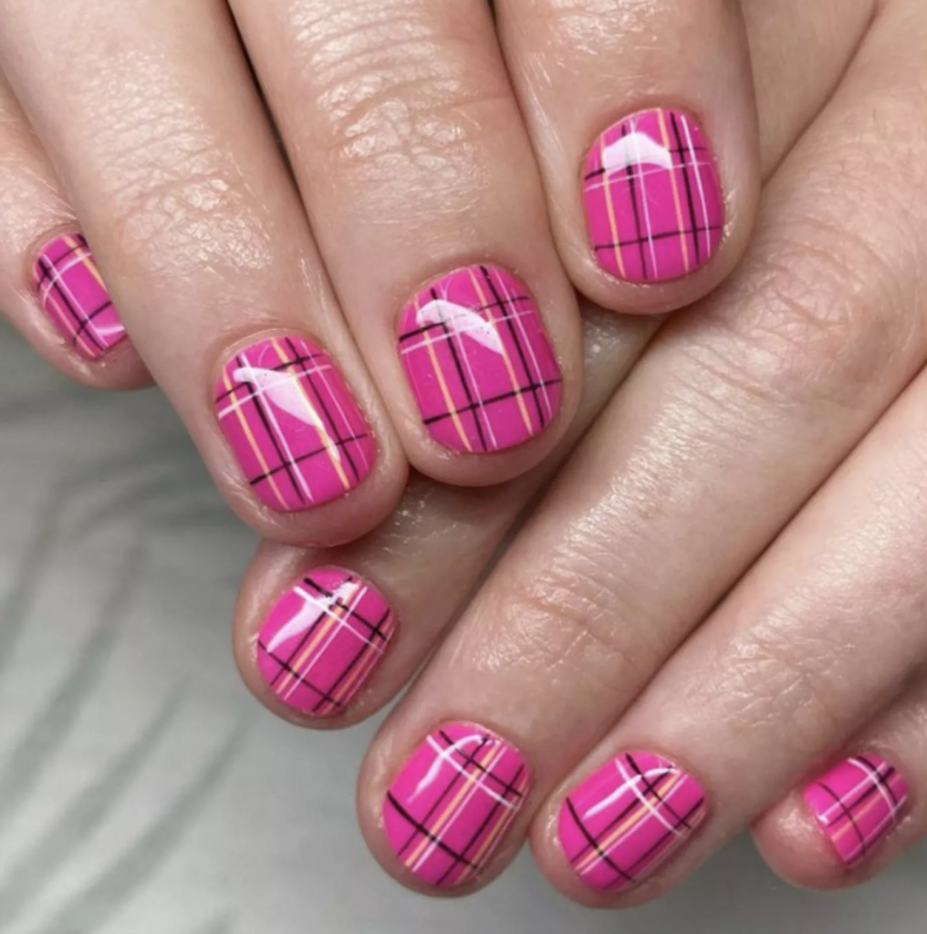 pulcsi mintás köröm