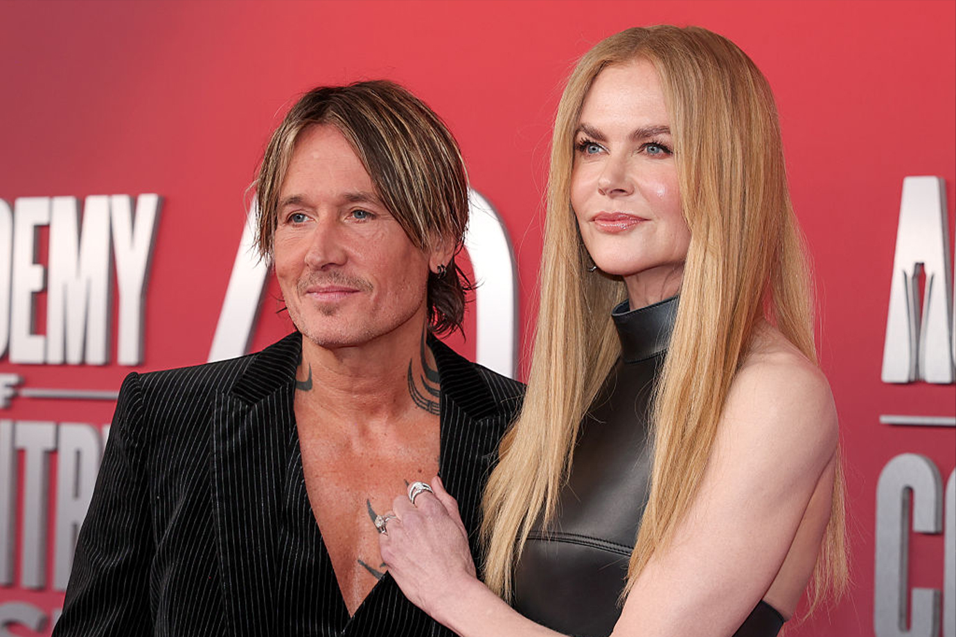 Keith Urban és Nicole Kidman a 60. Country Zenei Akadémia díjátadóján, amelyet a Ford Centerben tartottak 2025. május 8-án, Friscóban, Texasban.
