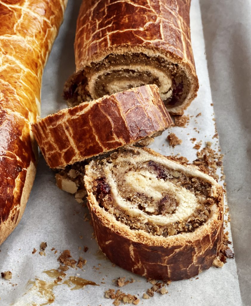 dios-es-makos-toltelek-bejglibe-igy-lesz-tokeletes | Marie Claire Diós bejgli felszeletelve