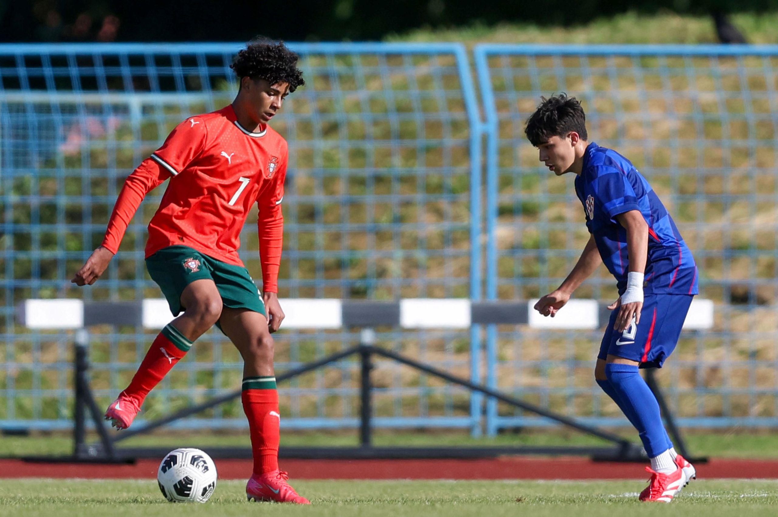 Cristiano Ronaldo fia a pályán