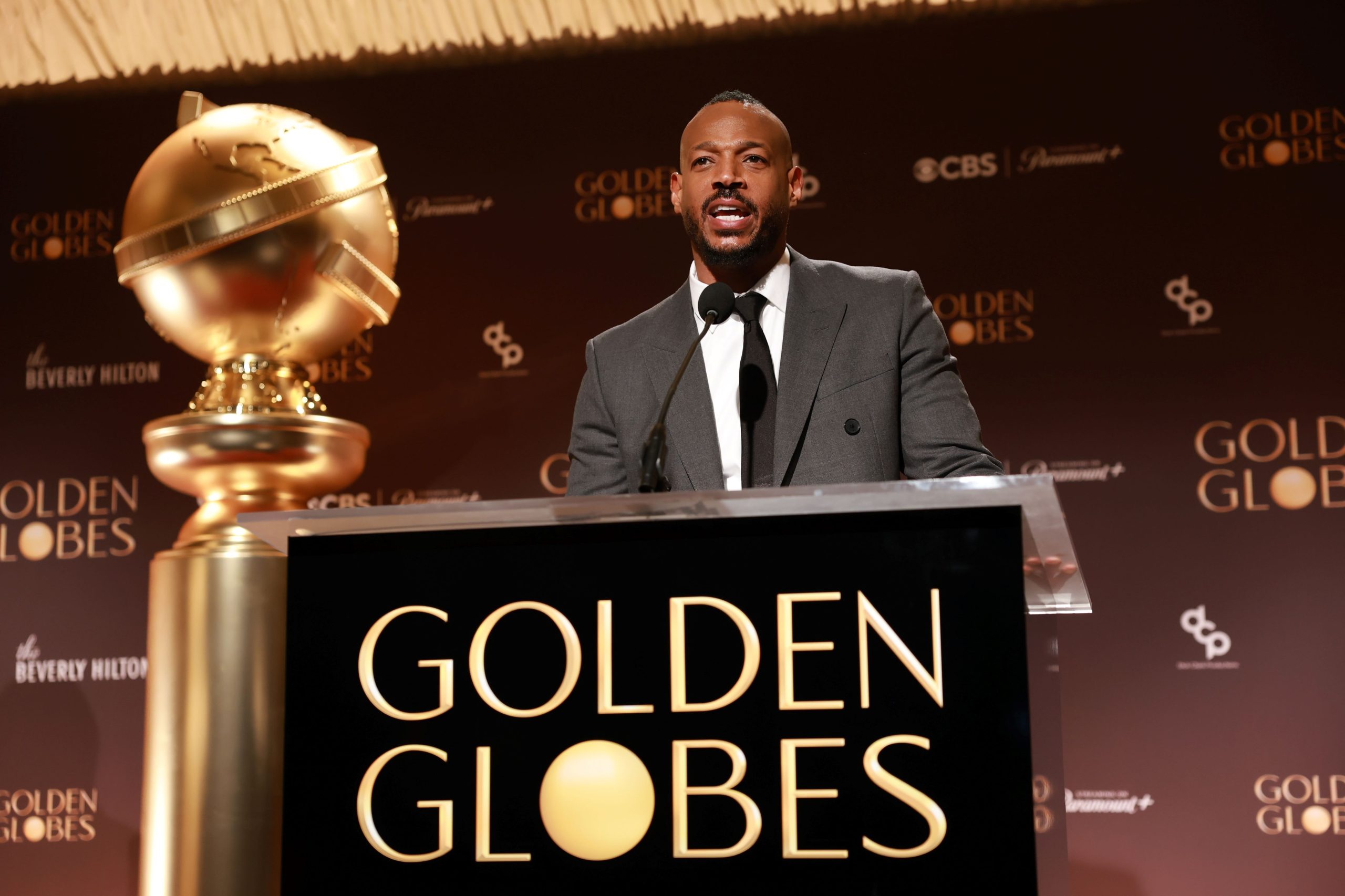 Marlon Wayans a színpadon beszél a jelöltek kihirdetése és a 83. Golden Globe-díjátadó gála sajtótájékoztatója során a Beverly Hiltonban.