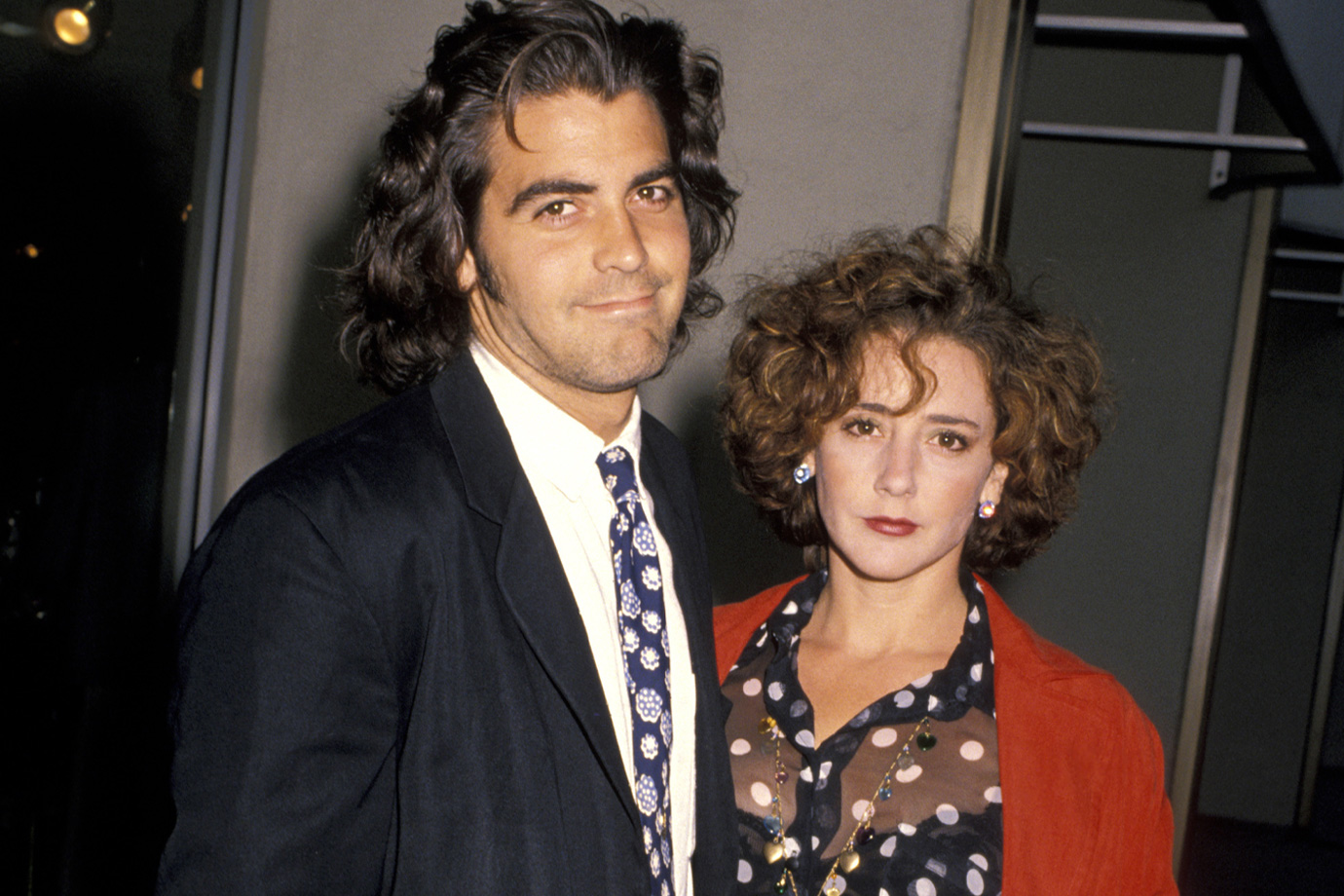 George Clooney színész és felesége, Talia Balsam részt vesznek az ABC Television partiján 1990. június 14-én a Century Plaza Hotelben, Los Angelesben, Kaliforniában.