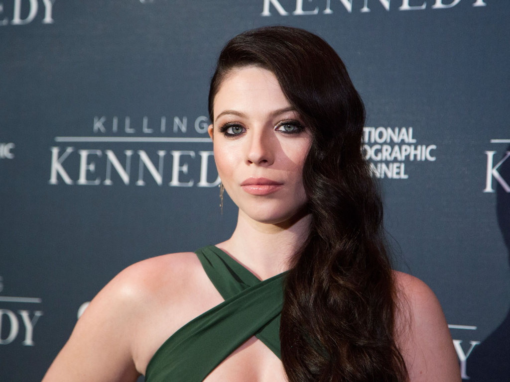 Michelle Trachtenberg a Killing Kennedy premierjén 2013-ban