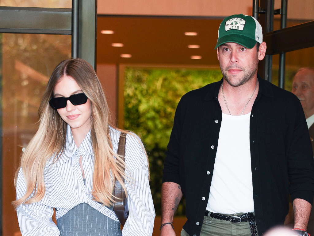 Sydney Sweeney és Scooter Braun 2025 októberében New York-ban