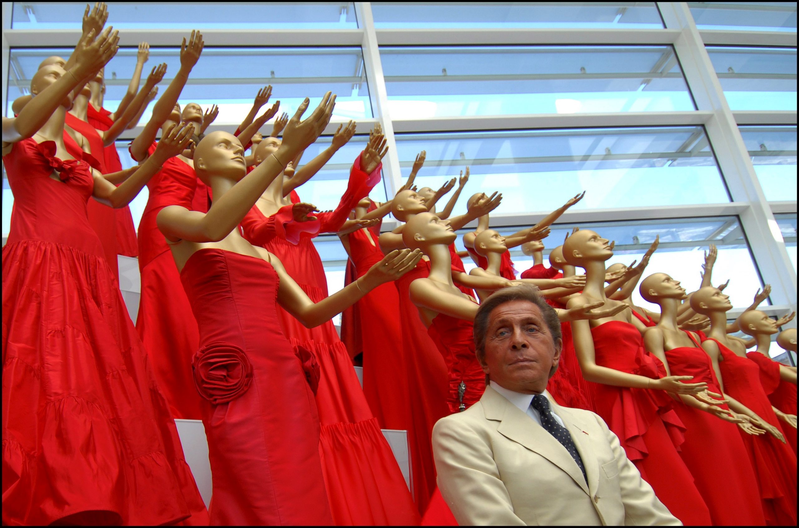 Az olasz divattervező, Valentino pályafutásának 45. évfordulóját ünnepli – kiállítás a római Ara Pacis Múzeumban