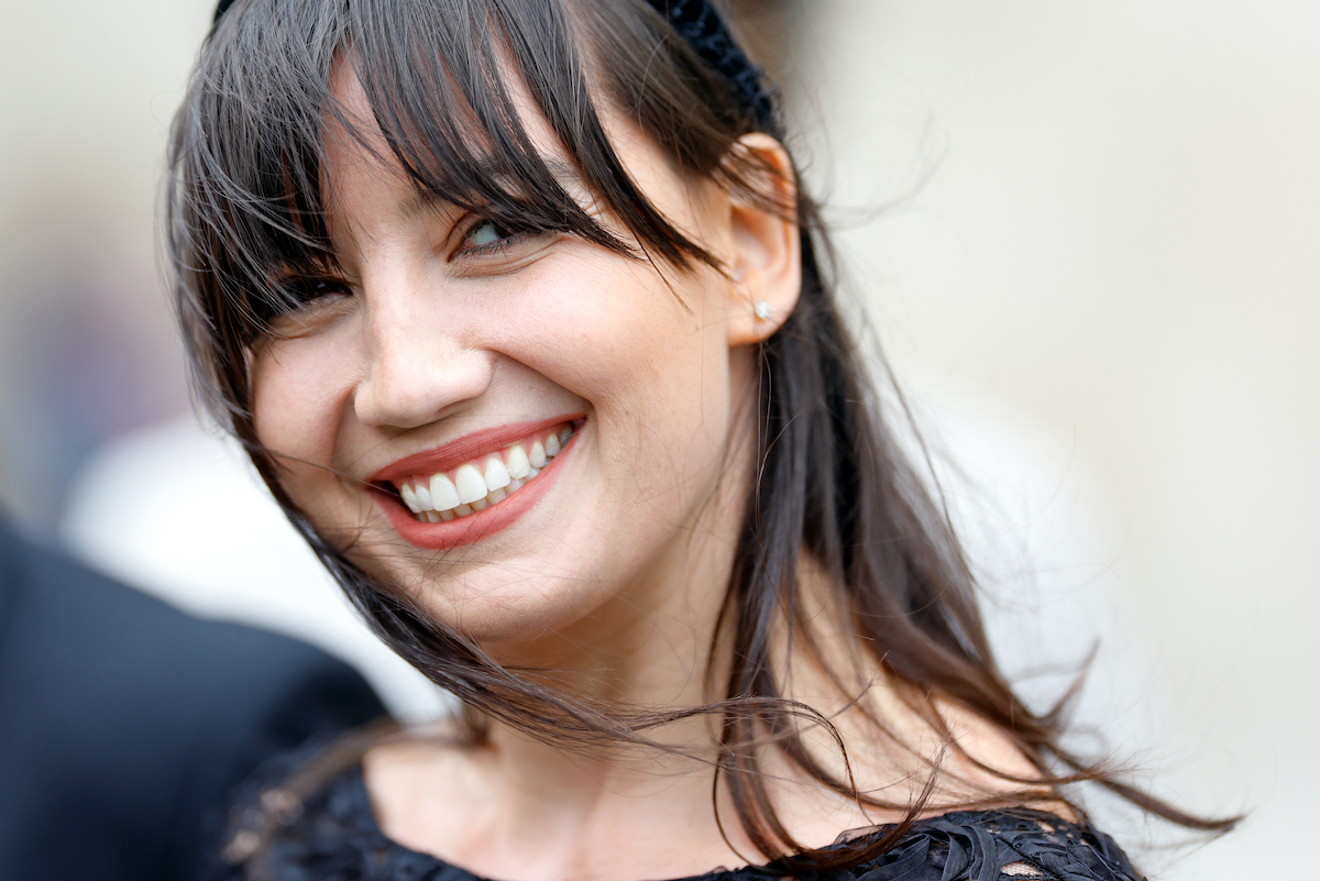 frufrutrend-2026-5-divatos-fazon-hajvagashoz | Marie Claire Daisy Lowe részt vesz Mel B és Rory McPhee esküvőjén, 2025. július 5-én, Londonban.