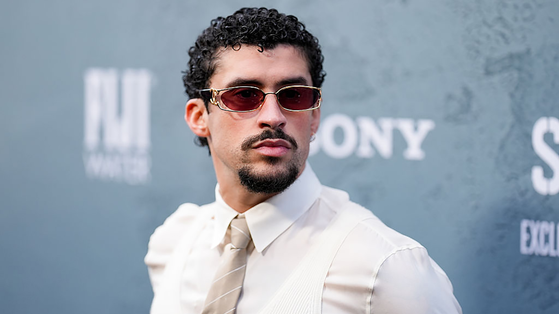 bad-bunny-jelenseg-ezert-orulnek-meg-erte-a-nok | Marie Claire Bad Bunny