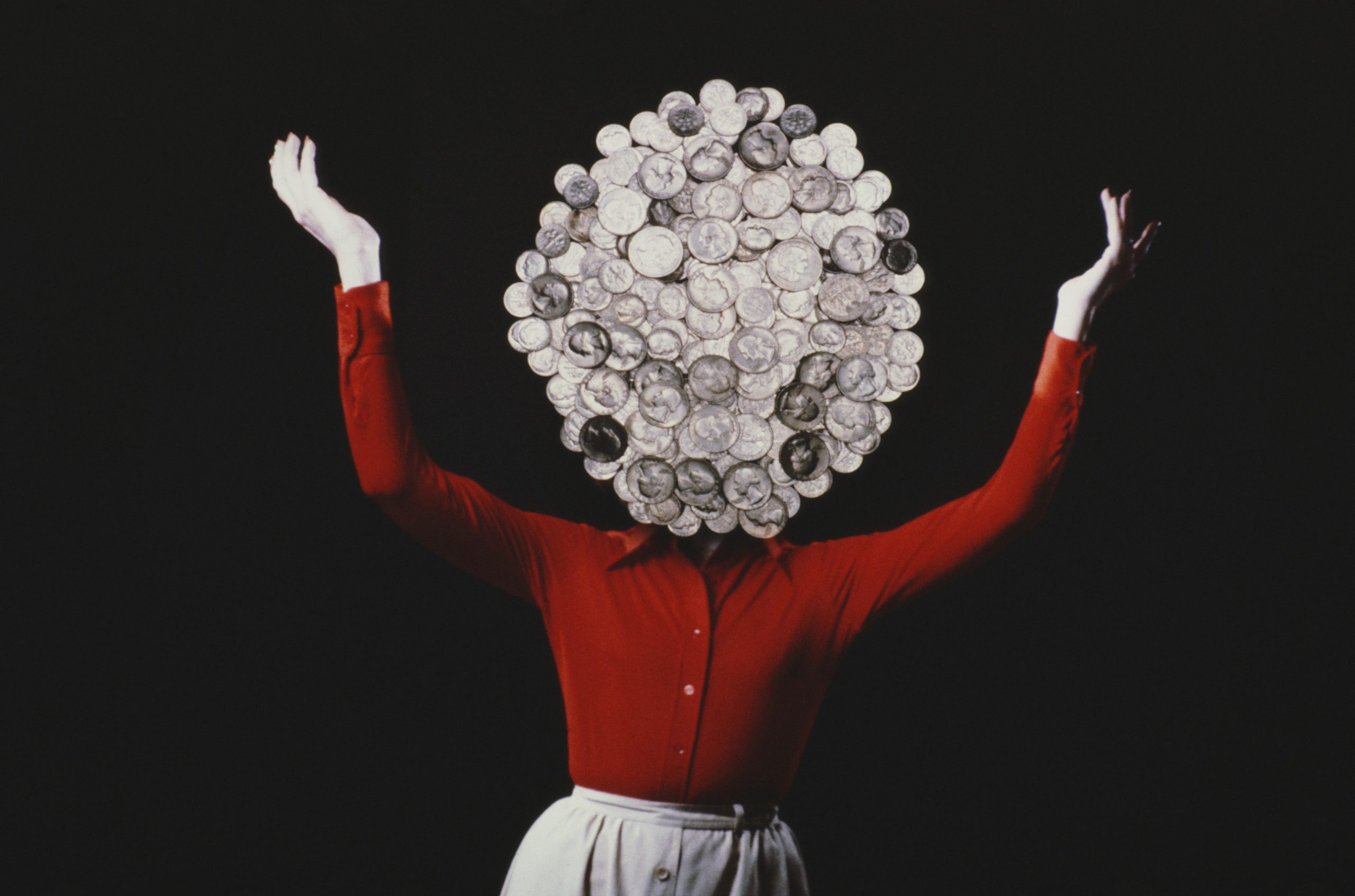 Egy nő, akinek a feje érmékből áll, 1979.