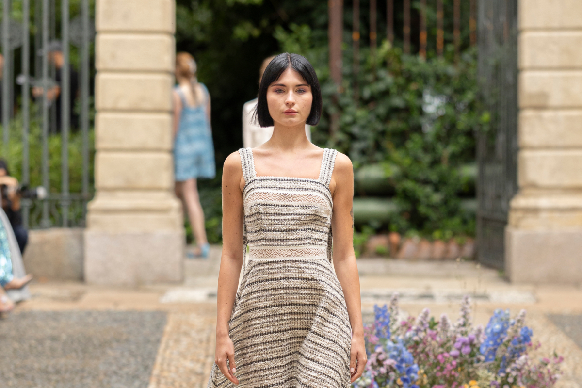 Bubi frizurás modell a Luisa Beccaria 2026. tavasz–nyár bemutatón