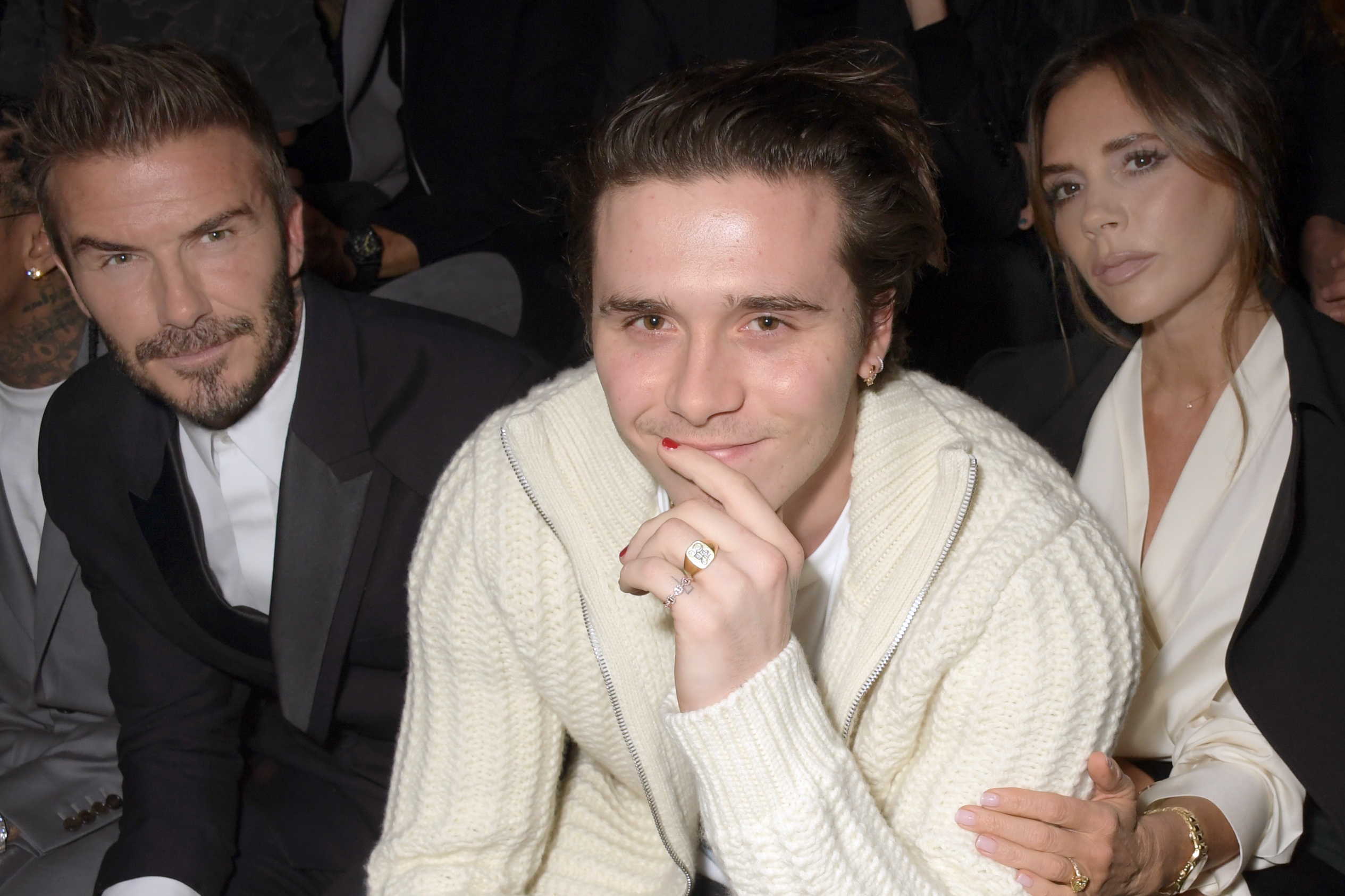 Brooklyn Beckham, oldalán szüleivel