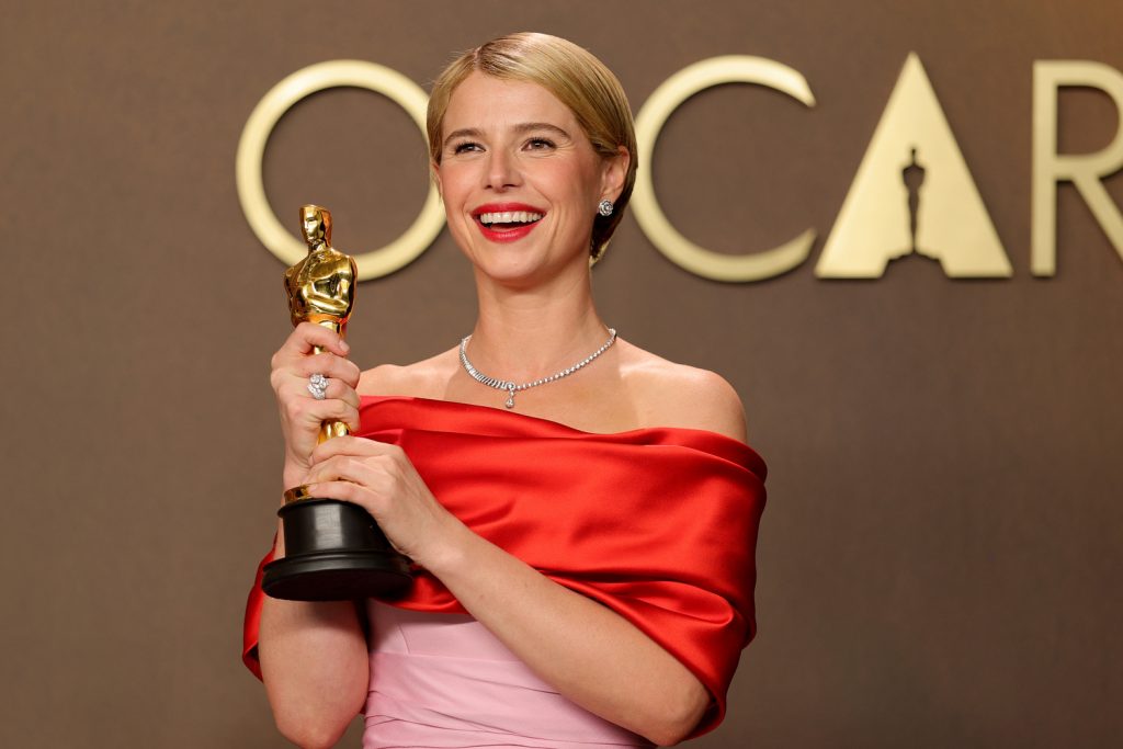 Jessie Buckley a 2026-os Oscar-gálán