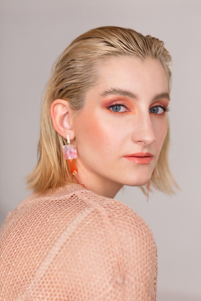 pall-adrienn-akvarell-pirosito3 | Marie Claire Páll Adrienn akvarell pirosító